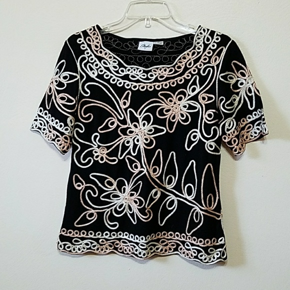 STUDIO V Top - Picture 1 of 4